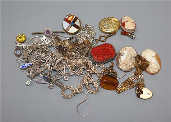 Mixed jewellery including unmounted cameos, silver bracelet etc.